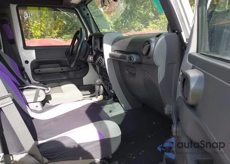 2010 Jeep Wrangler Unlimited Sport из США, поврежденный, VIN 1J4BA3H1XAL117003